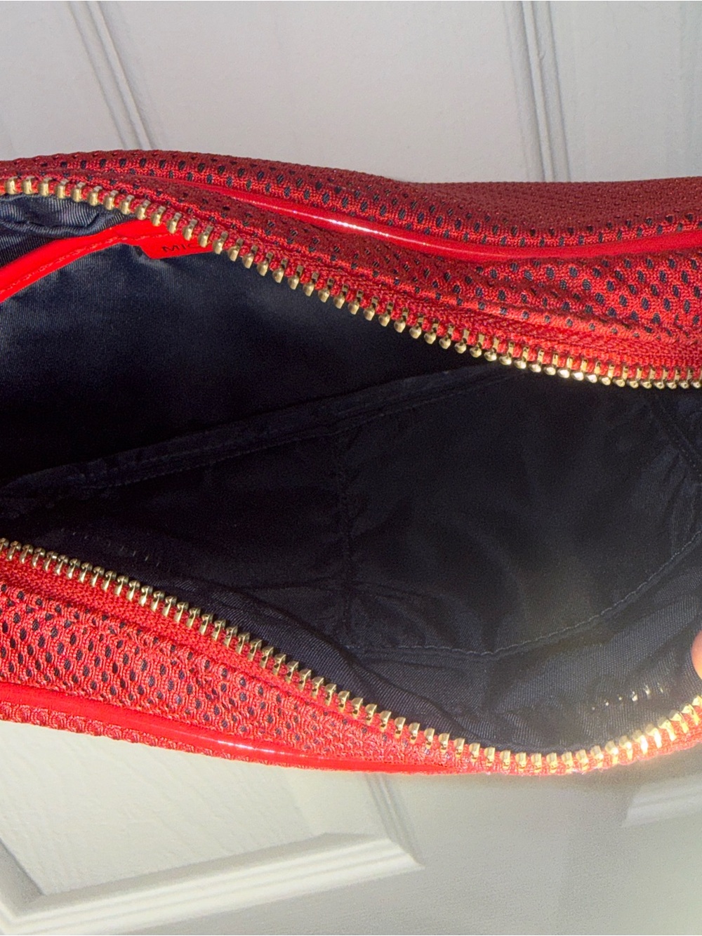 Michael Kors Red Mesh Camera Crossbody Bag Logo Strap Gold Tone - Picture 11 of 12